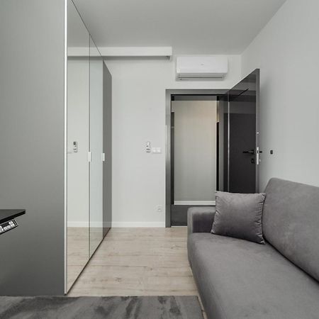 Luksusowy Apartament Z 3 Sypialniami, Klimatyzacja, Parkingiem I Biurkiem We Wroclawiu By Renters Prestige ภายนอก รูปภาพ