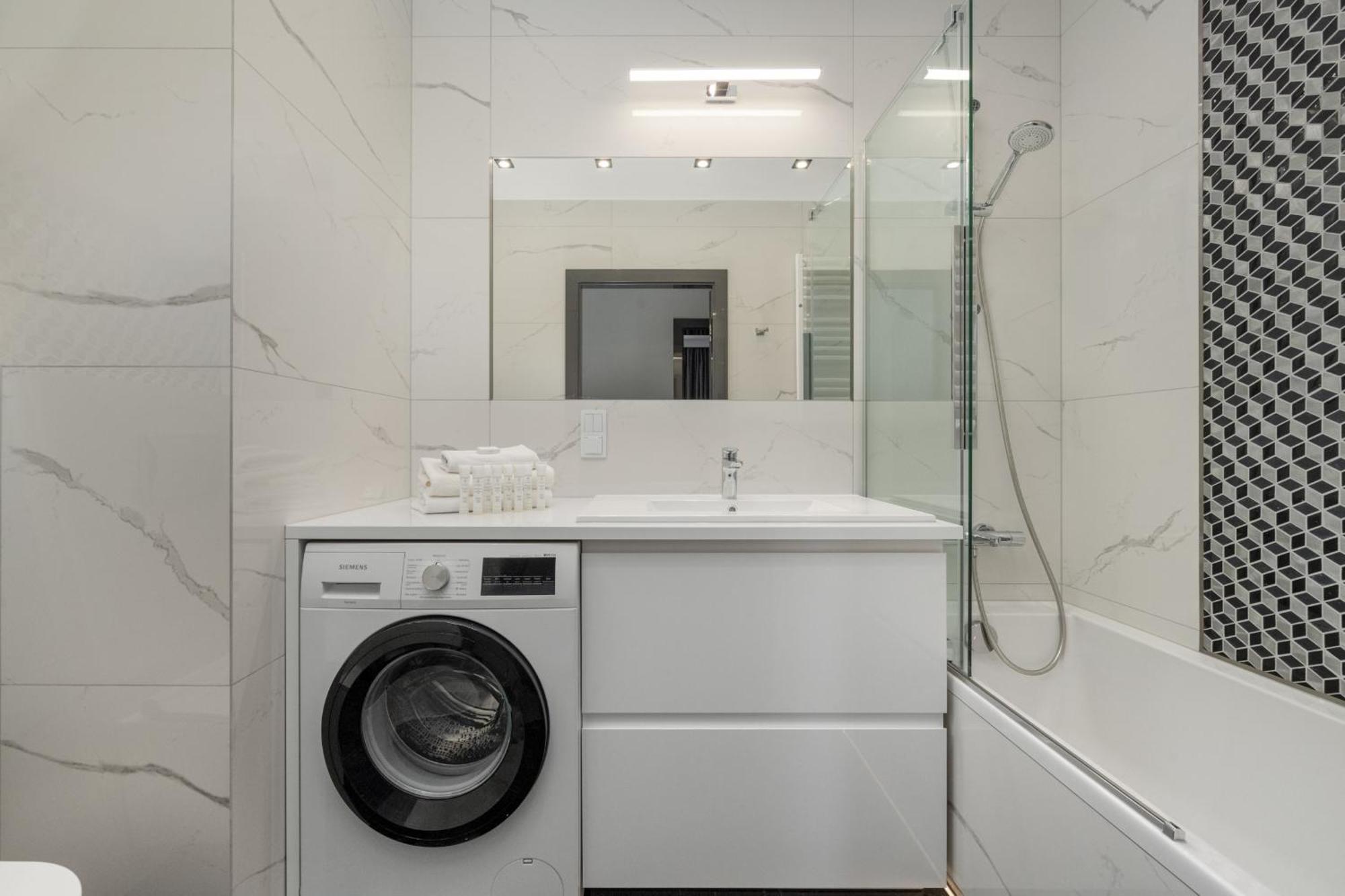 Luksusowy Apartament Z 3 Sypialniami, Klimatyzacja, Parkingiem I Biurkiem We Wroclawiu By Renters Prestige ภายนอก รูปภาพ