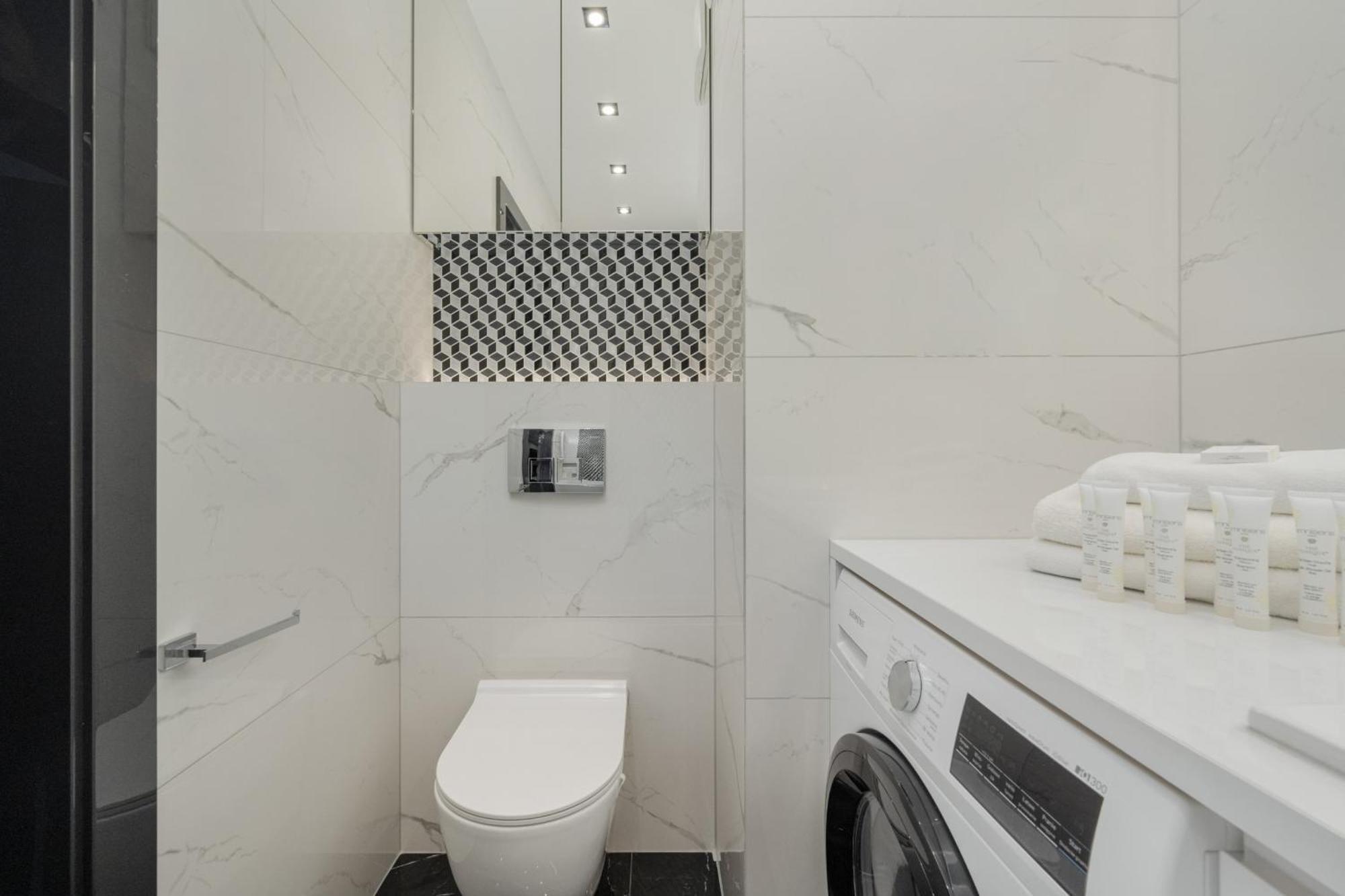 Luksusowy Apartament Z 3 Sypialniami, Klimatyzacja, Parkingiem I Biurkiem We Wroclawiu By Renters Prestige ภายนอก รูปภาพ