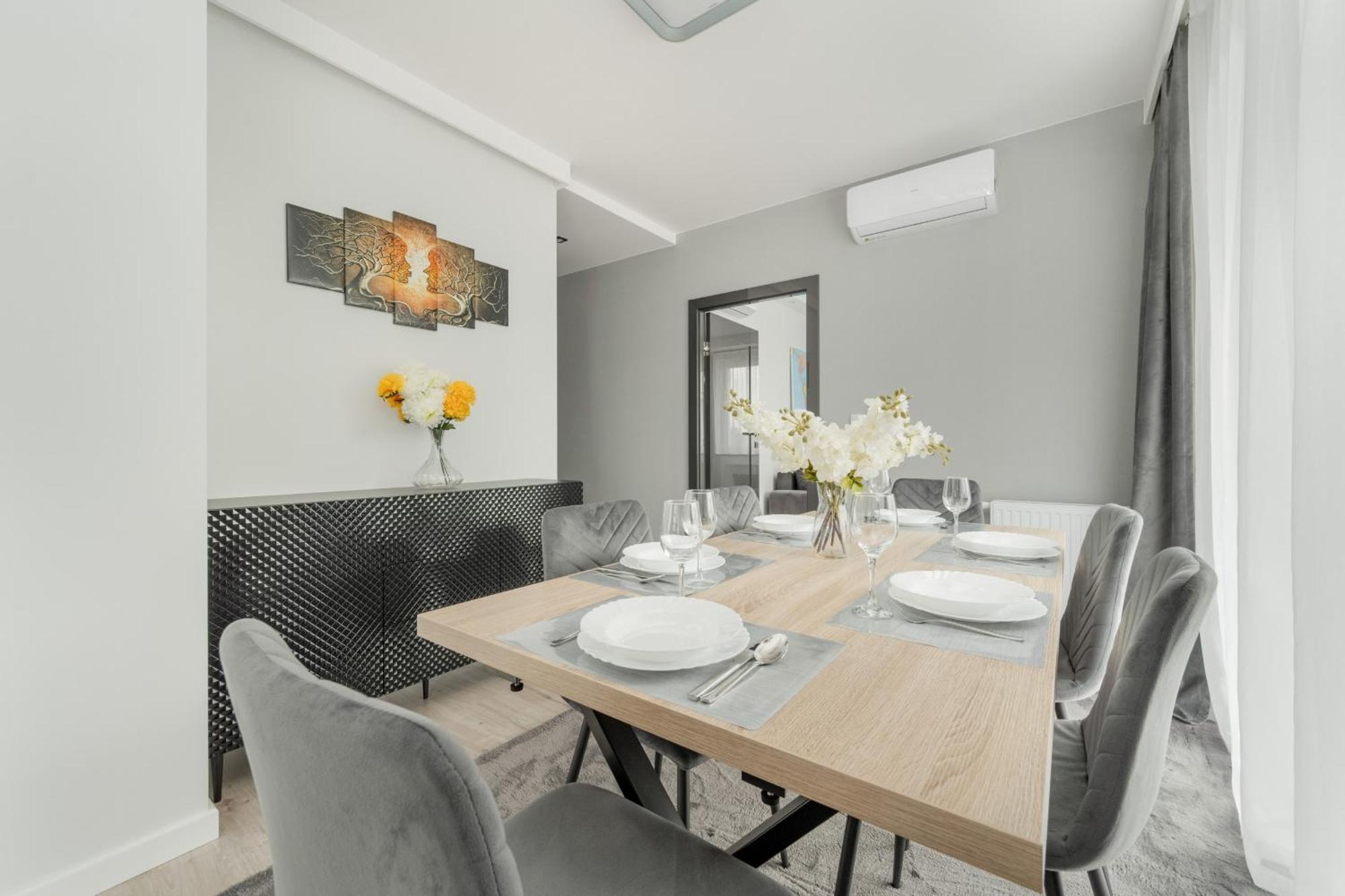 Luksusowy Apartament Z 3 Sypialniami, Klimatyzacja, Parkingiem I Biurkiem We Wroclawiu By Renters Prestige ภายนอก รูปภาพ