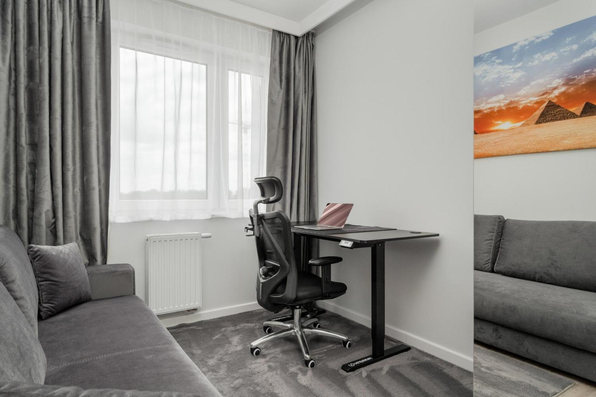 Luksusowy Apartament Z 3 Sypialniami, Klimatyzacja, Parkingiem I Biurkiem We Wroclawiu By Renters Prestige ภายนอก รูปภาพ