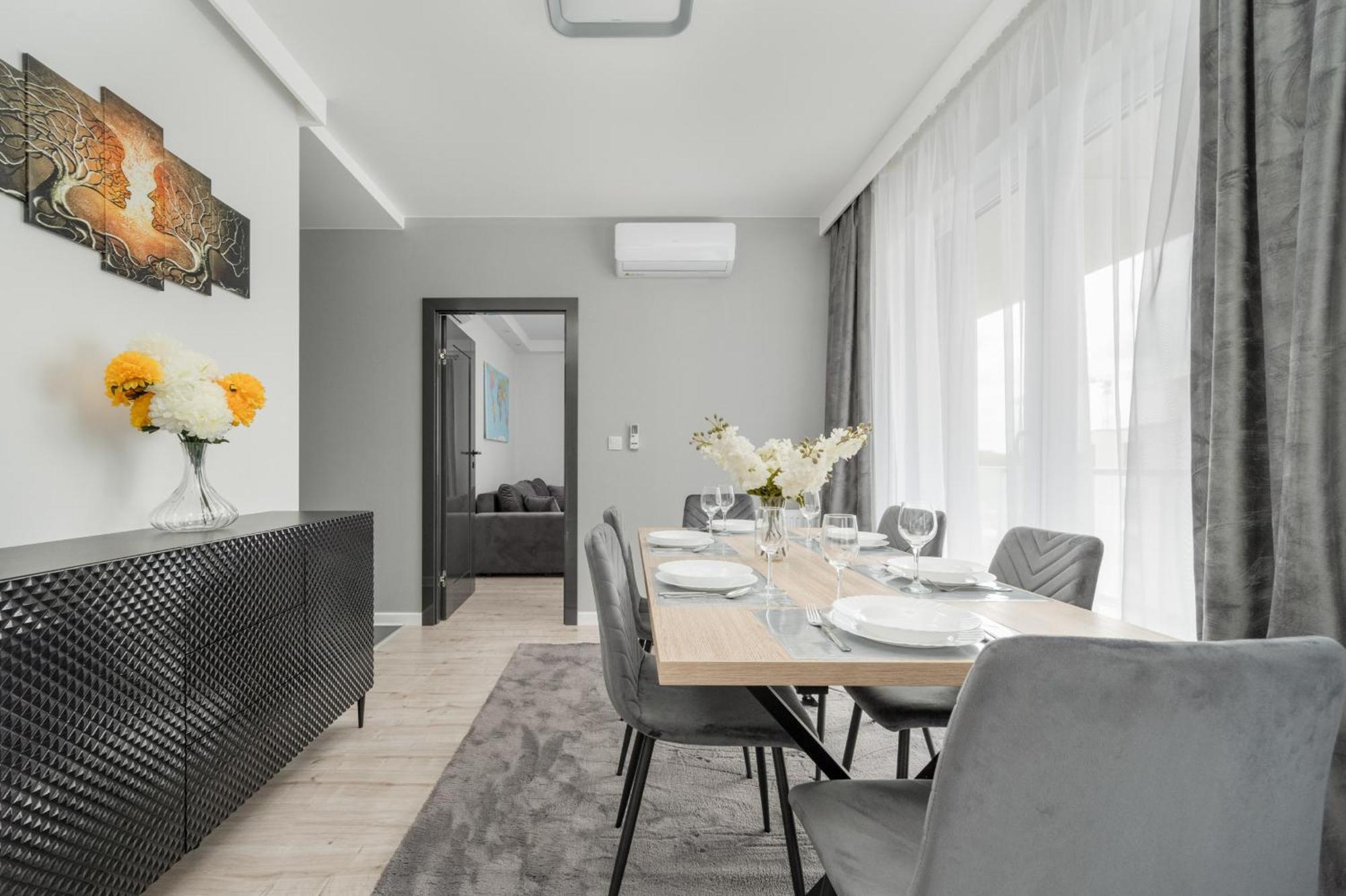 Luksusowy Apartament Z 3 Sypialniami, Klimatyzacja, Parkingiem I Biurkiem We Wroclawiu By Renters Prestige ภายนอก รูปภาพ