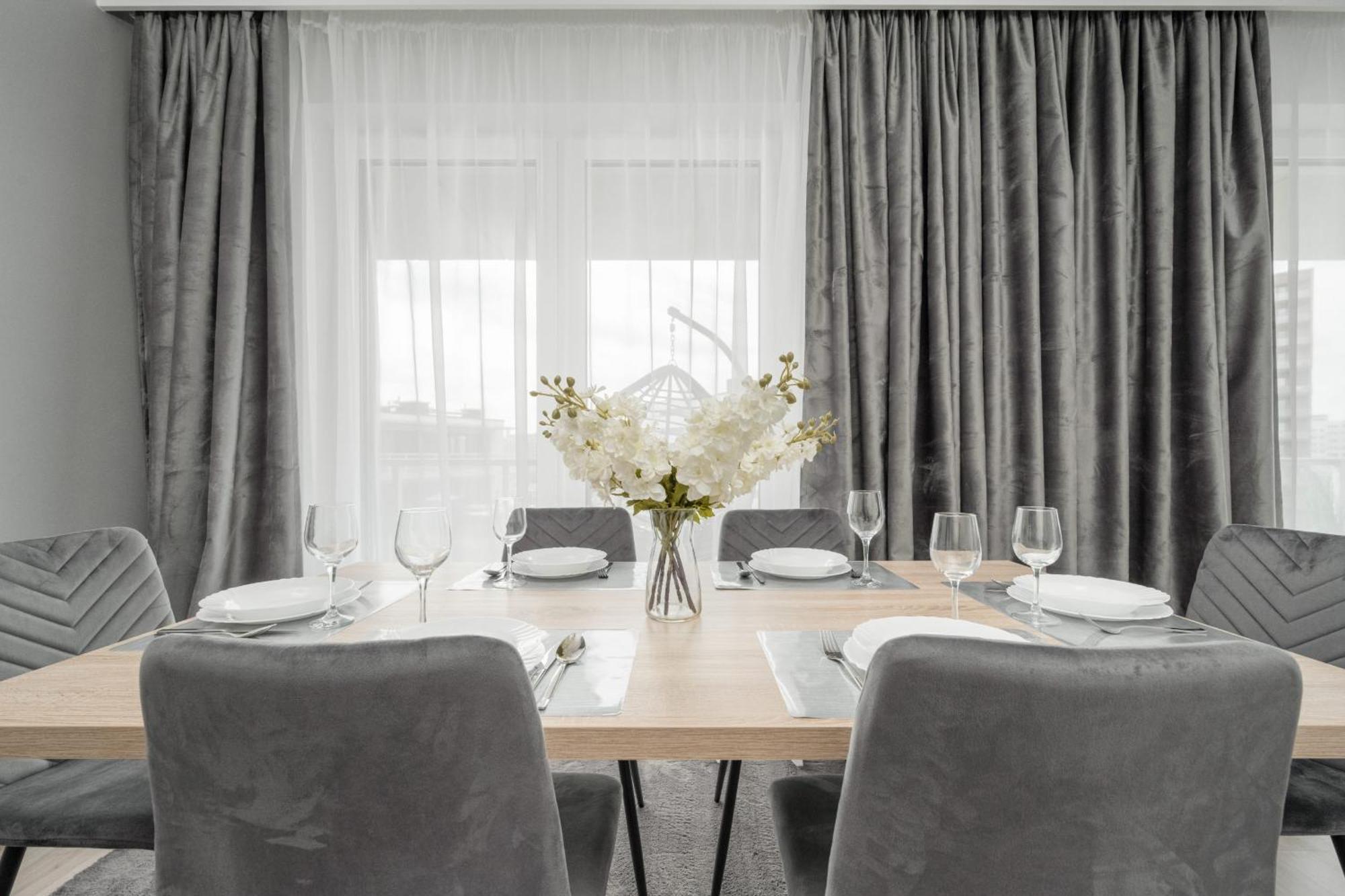 Luksusowy Apartament Z 3 Sypialniami, Klimatyzacja, Parkingiem I Biurkiem We Wroclawiu By Renters Prestige ภายนอก รูปภาพ